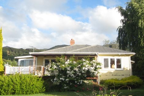Photo of property in 8 Aubrey Street South, Akaroa, 7520