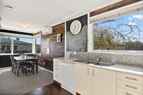 Photo of property in 593 Queen Street East, Levin, 5510