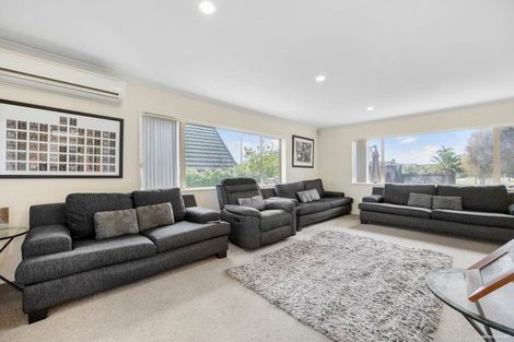 Photo of property in 31 Maghera Drive, East Tamaki Heights, Auckland, 2016