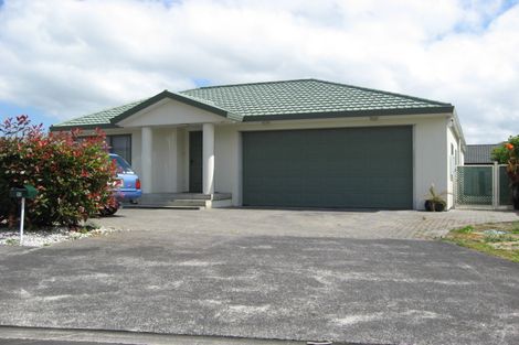 Photo of property in 13 Dan Bryant Place, Pukekohe, 2120