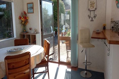 Photo of property in 6 Linda Place, Saint Johns Hill, Whanganui, 4501