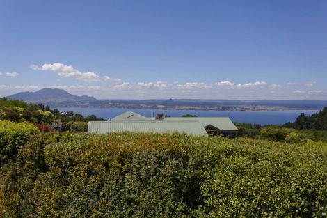 Photo of property in 7 Cameron Drive, Acacia Bay, Taupo, 3385