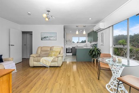 Photo of property in 2/120 Lynn Road, Bayview, Auckland, 0629