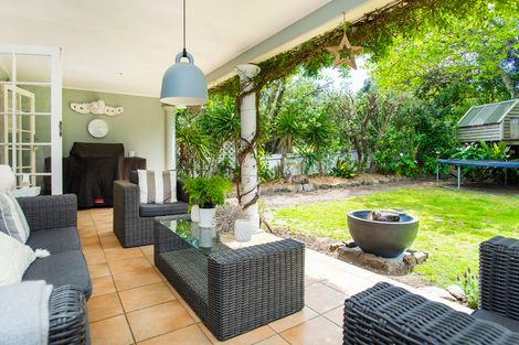 Photo of property in 9 Moana Road, Okitu, Gisborne, 4010