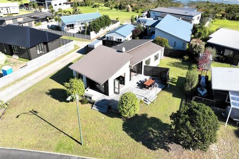 Photo of property in 125 Kelly Jade Avenue, Matarangi, Whitianga, 3592