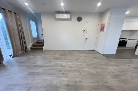 Photo of property in 4e Montmere Avenue, Te Atatu Peninsula, Auckland, 0610