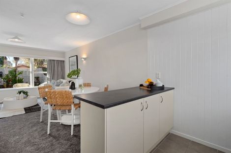 Photo of property in 2/67 Vauxhall Road, Devonport, Auckland, 0624