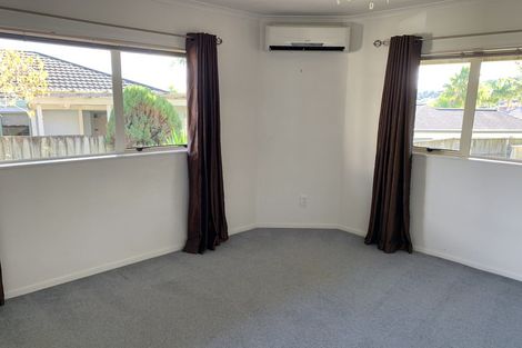 Photo of property in 16 Stephanie Close, Glenfield, Auckland, 0629