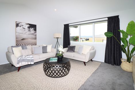 Photo of property in 28 Feist Street, Carterton, 5713