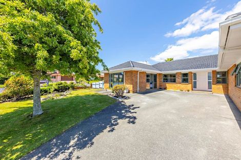 Photo of property in 2 Emyvalie Place, Dannemora, Auckland, 2016