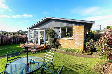 Photo of property in 16 Walsh Road, Westown, New Plymouth, 4310