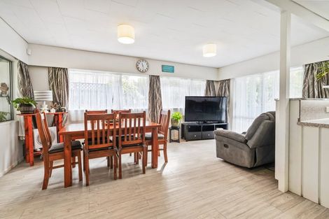 Photo of property in 17 Parkland Crescent, Terrace End, Palmerston North, 4410