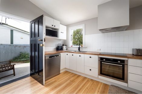 Photo of property in 38 Olliviers Road, Phillipstown, Christchurch, 8011