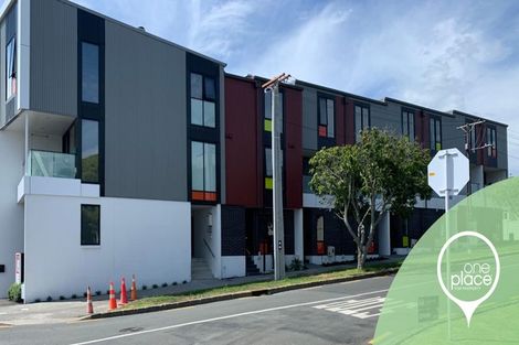 Photo of property in 1/2 Walsall Street, Avondale, Auckland, 1026