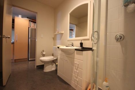 Photo of property in Stadium Garden Flats, 312/107 Thorndon Quay, Pipitea, Wellington, 6011