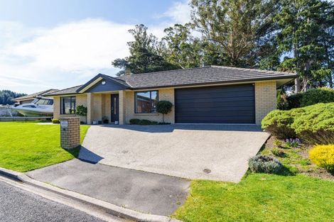 Photo of property in 10 Saint James Place, Fairfield, Dunedin, 9018