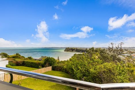 Photo of property in 65 Roberts Road, Matakatia, Whangaparaoa, 0930