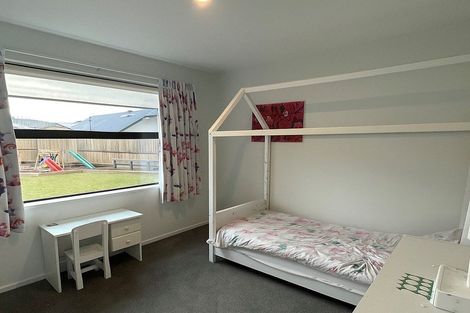 Photo of property in 8 Emeline Chapman Drive, Cracroft, Christchurch, 8022