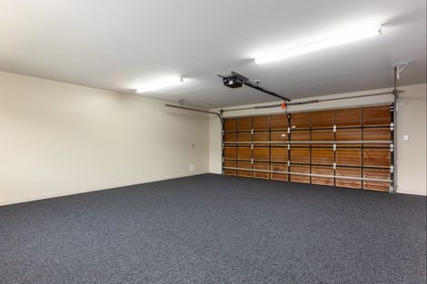 Photo of property in 100 Willowview Drive, Redwood, Christchurch, 8051