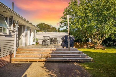 Photo of property in 21 Covil Avenue, Te Atatu South, Auckland, 0610