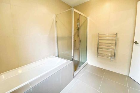 Photo of property in 1/17 Hyde Road, Rothesay Bay, Auckland, 0630