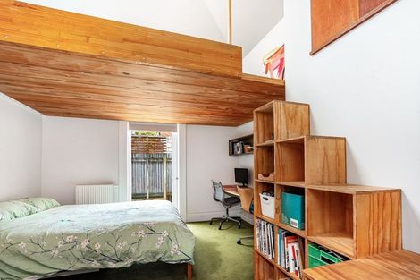 Photo of property in 17 Dover Street, Island Bay, Wellington, 6023