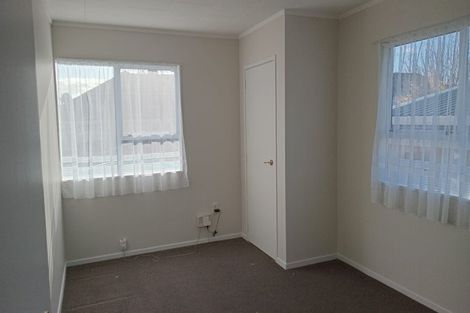 Photo of property in 40 Farquhar Road, Glendene, Auckland, 0602