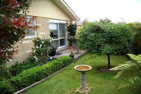 Photo of property in 13 Te Maku Grove, Waikanae, 5036