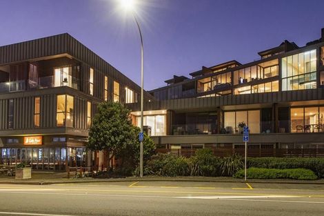 Photo of property in Patent 326 Apartments, 404s/326 Evans Bay Parade, Hataitai, Wellington, 6021