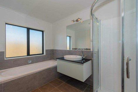 Photo of property in 11 Denham Court, Flagstaff, Hamilton, 3210