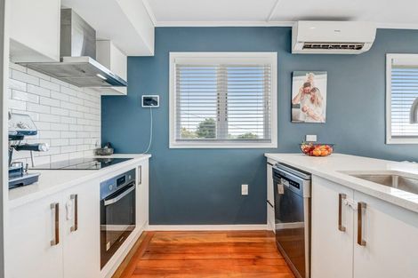 Photo of property in 6 Kauri Road, Stanmore Bay, Whangaparaoa, 0932