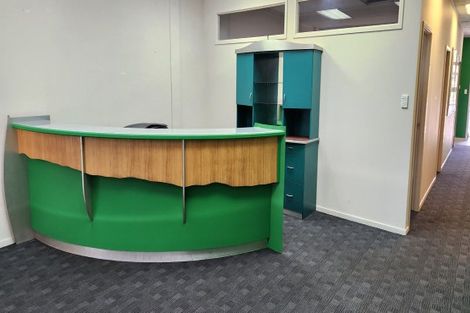 Photo of property in 2/98 Great South Road, Manurewa, Auckland, 2102