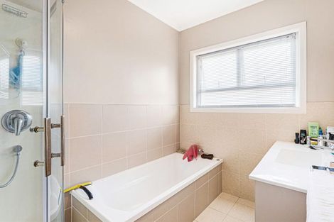 Photo of property in 27 Shortt Avenue, Mangere Bridge, Auckland, 2022