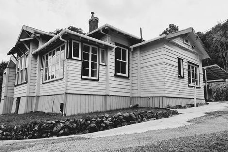 Photo of property in 3 Memorial Drive, Parahaki, Whangarei, 0112