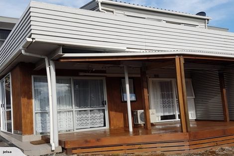 Photo of property in 2/56 Birkdale Road, Birkdale, Auckland, 0626