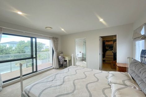 Photo of property in 10 Bounty Road, Long Bay, Auckland, 0630