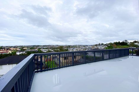 Photo of property in 38 Namsan Close, Fairview Heights, Auckland, 0632