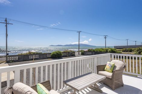 Photo of property in 60 The Parade, Paekakariki, 5034