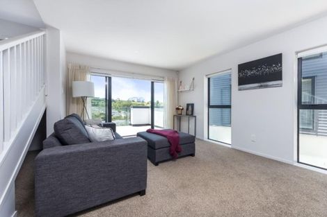Photo of property in 17 Akeake Lane, Manurewa, Auckland, 2102
