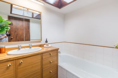 Photo of property in 76b Memorial Avenue, Ilam, Christchurch, 8053