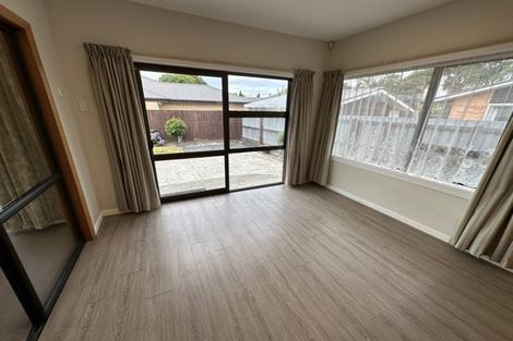 Photo of property in 32 Avonhead Road, Avonhead, Christchurch, 8042