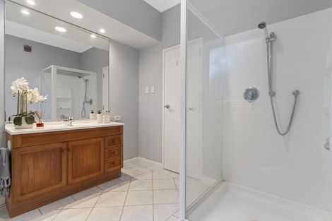 Photo of property in 242 Hurstmere Road, Takapuna, Auckland, 0622