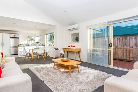 Photo of property in Miramar Villas, 6 Brussels Street, Miramar, Wellington, 6022