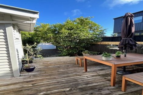 Photo of property in 22 St Michaels Avenue, Point Chevalier, Auckland, 1022