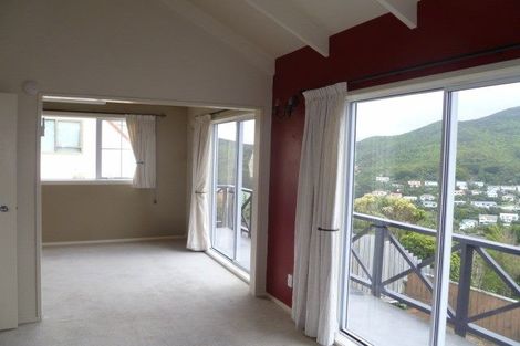 Photo of property in 34 Parklands Drive, Karori, Wellington, 6012