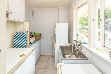 Photo of property in 2 Hillside Terrace, Saint Johns Hill, Whanganui, 4500