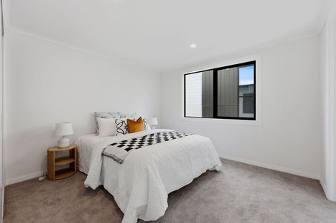 Photo of property in 6a Gulf Crest, Bucklands Beach, Auckland, 2012