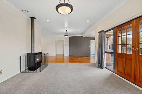 Photo of property in 31 Hoyte Place, Pukehangi, Rotorua, 3015