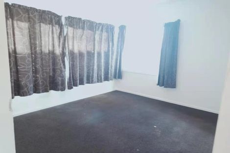 Photo of property in 2/4313 Great North Road, Glendene, Auckland, 0602