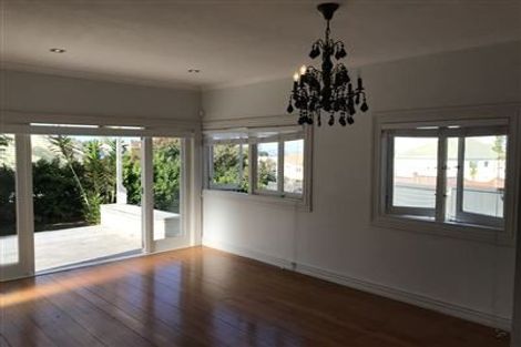 Photo of property in 193 Mokoia Road, Birkenhead, Auckland, 0626